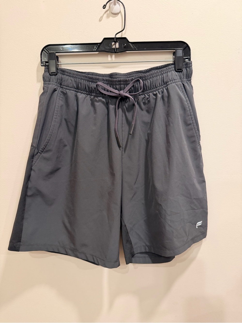 Fabletics Men's Gray Athletic Drawstring Shorts